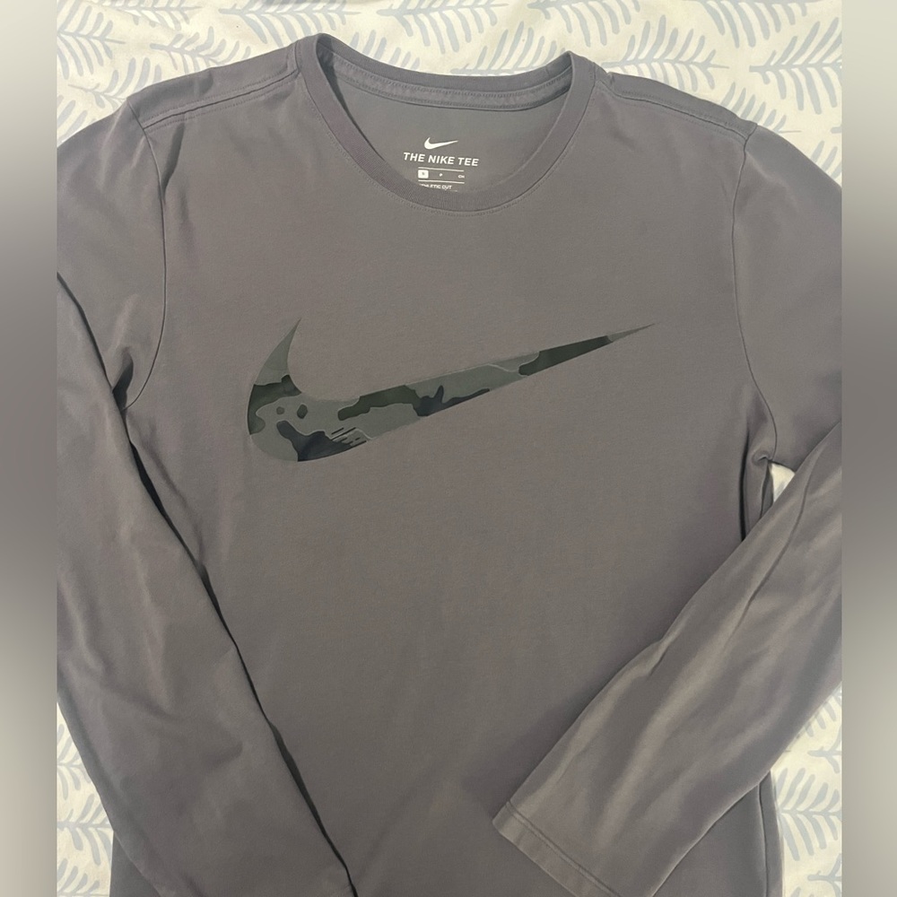 Men’s Small Nike Shirt